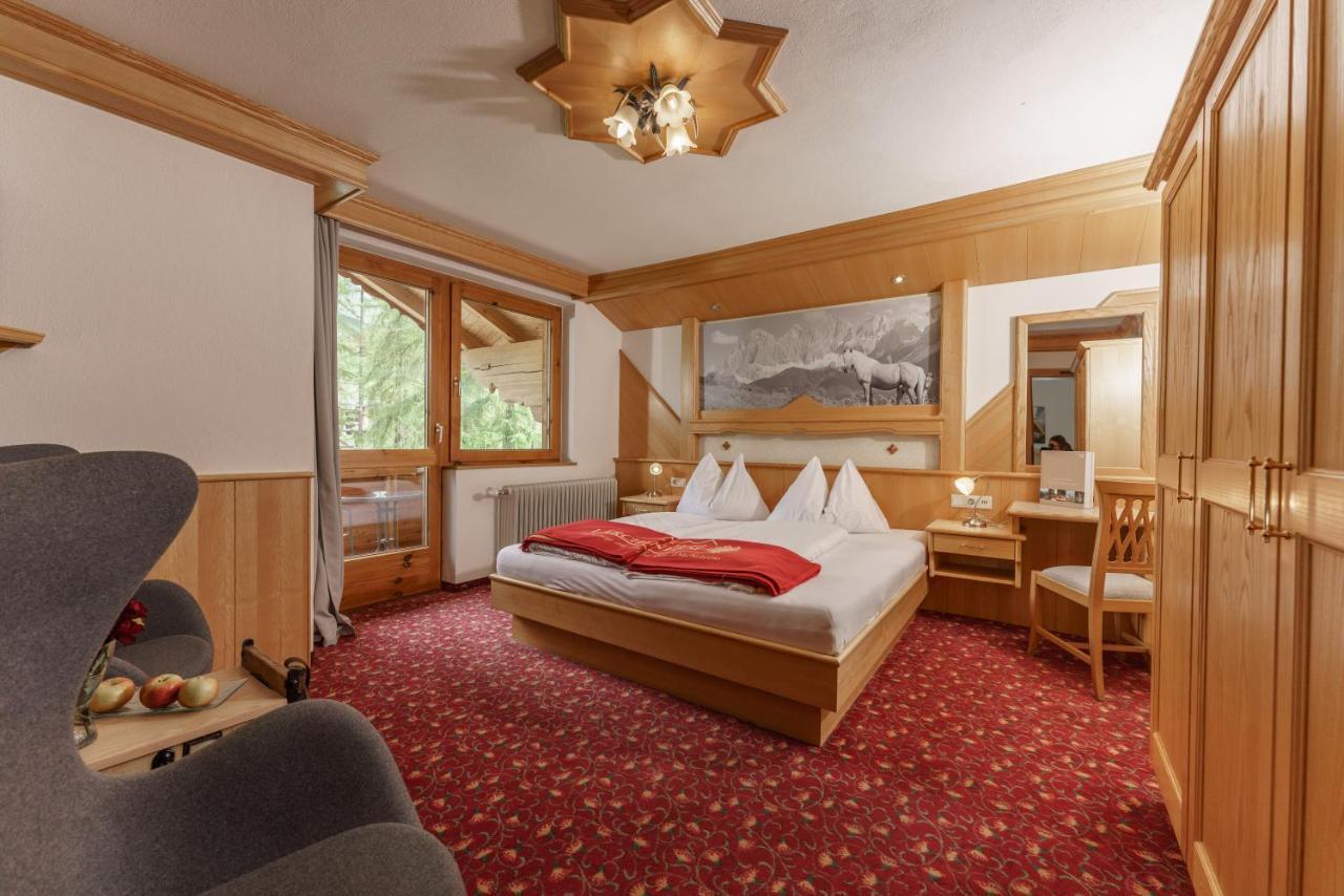 Hotel Laerchenhof Ramsau am Dachstein Bagian luar foto